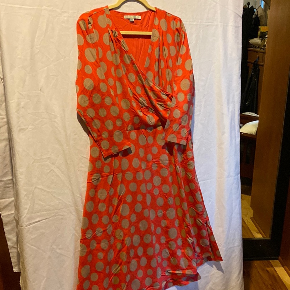 Boden wrap dress size 18 long sleeve coral background & tan circles throughout